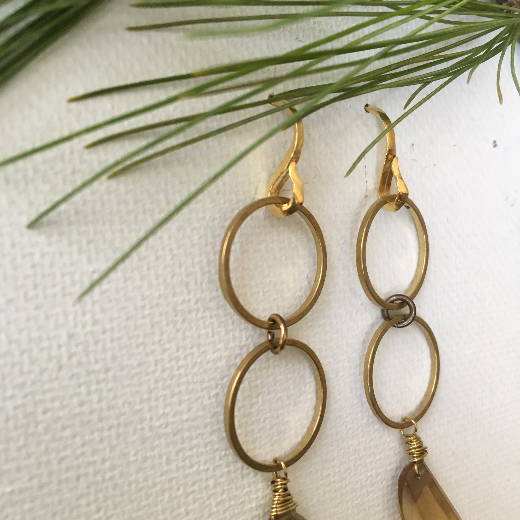 Beer Quartz Circle Drop Earrings